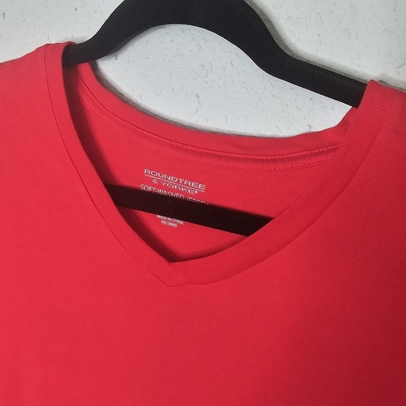 Roundtree & Yorke Red V Neck Short Sleeve T Shirt Mens Unisex Size‎ M Medium - Picture 4 of 6